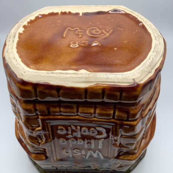 Vintage McCoy Wishing Well Cookie Jar - Picture 9 of 10